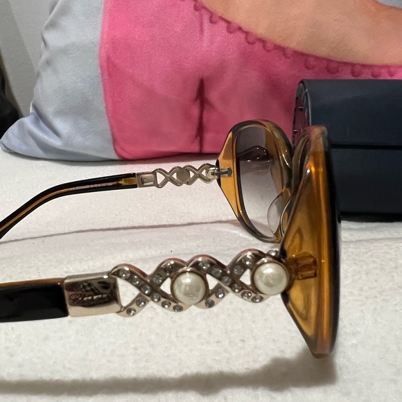 Chopard Swarovski Crystals and Pearls Sunglasses.excellent condition - Picture 10 of 15